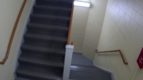 3894FHOB05Stair12_2021-01-05_00h00min00s637ms.mp4