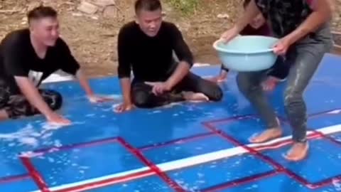 Butuh hiburan bos aja sepaneng bae mbok edan
