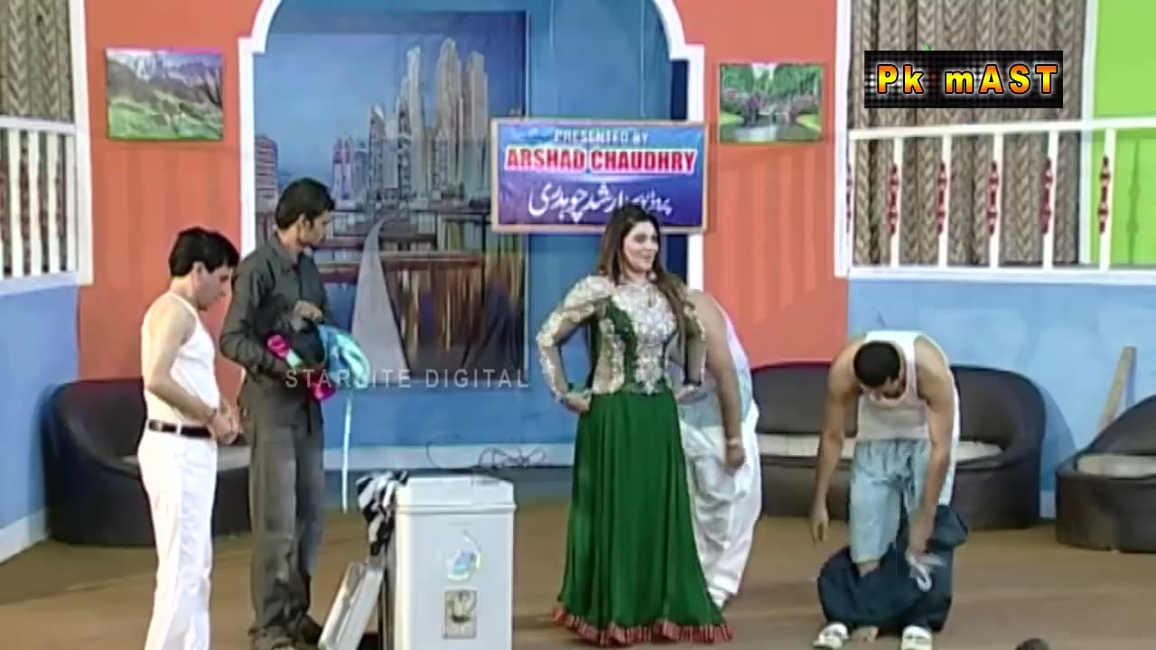 Zafri Khan and Khushboo With Nasir Chintoti and Tariq Teddy Stage Drama Comedy Clip funy tv 2