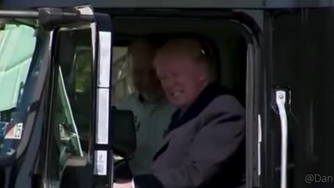 Trump is with the Canadian Truckers 100%