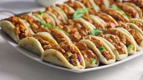 Mini pita bites with chicken filling