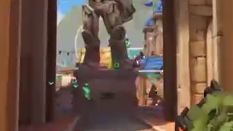 GUY BEATBOXES FOR GAMER GIRL