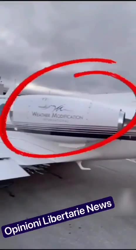 ❌ C’è pure scritto sulle fiancate qual è la missione di questo tipo di aereo..