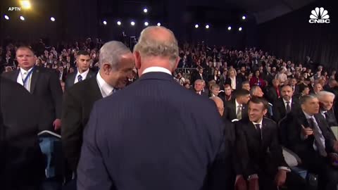 PRINCIPE CARLO SNOBBA MIKE PENCE