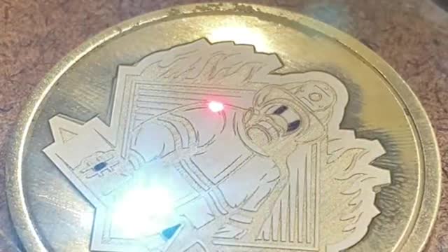 ⚠️ FLASH WARNING ⚠️ #brass #brasscoin #laserengraving #engrave #engraving #firefighter #custom #fire