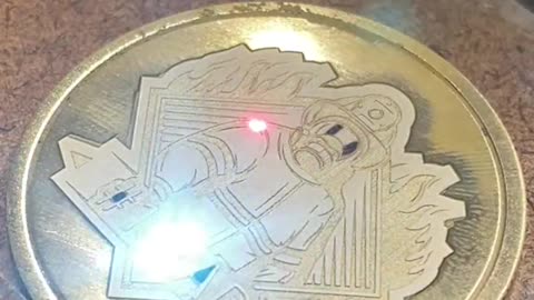 ⚠️ FLASH WARNING ⚠️ #brass #brasscoin #laserengraving #engrave #engraving #firefighter #custom #fire