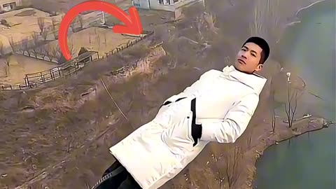 Bungee Jumper Shows No Fear
