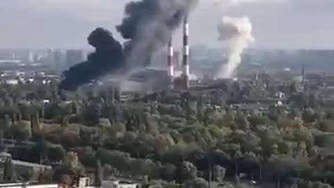 Another video of morning rocket attacks on one of the kiev thermal power plants.