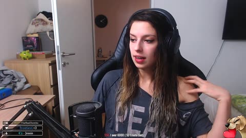 Pia pulls down her T-shirt and shows everything Kappa