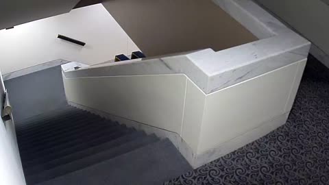 1467HSOB02SH211Stair_2021-01-05_06h00min01s220ms.mp4