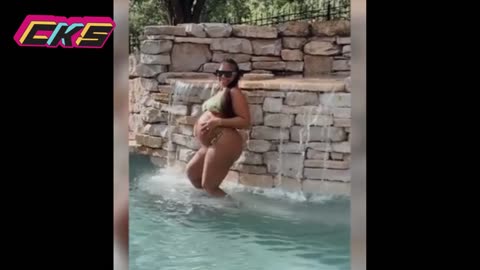 Ashanti shows off her figure four weeks after giving birth
