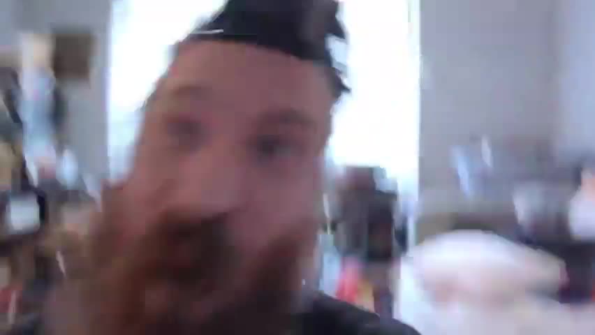 2022-11-08 (2) - k i c k - Twitch Decheterie (clip)