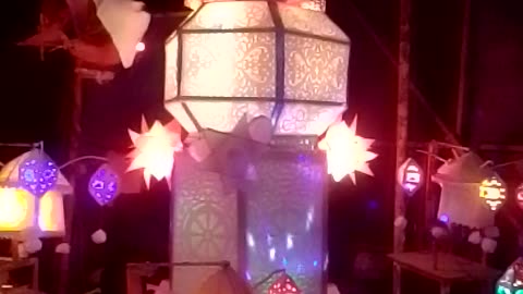 The spinning lantern of Sri Lanka