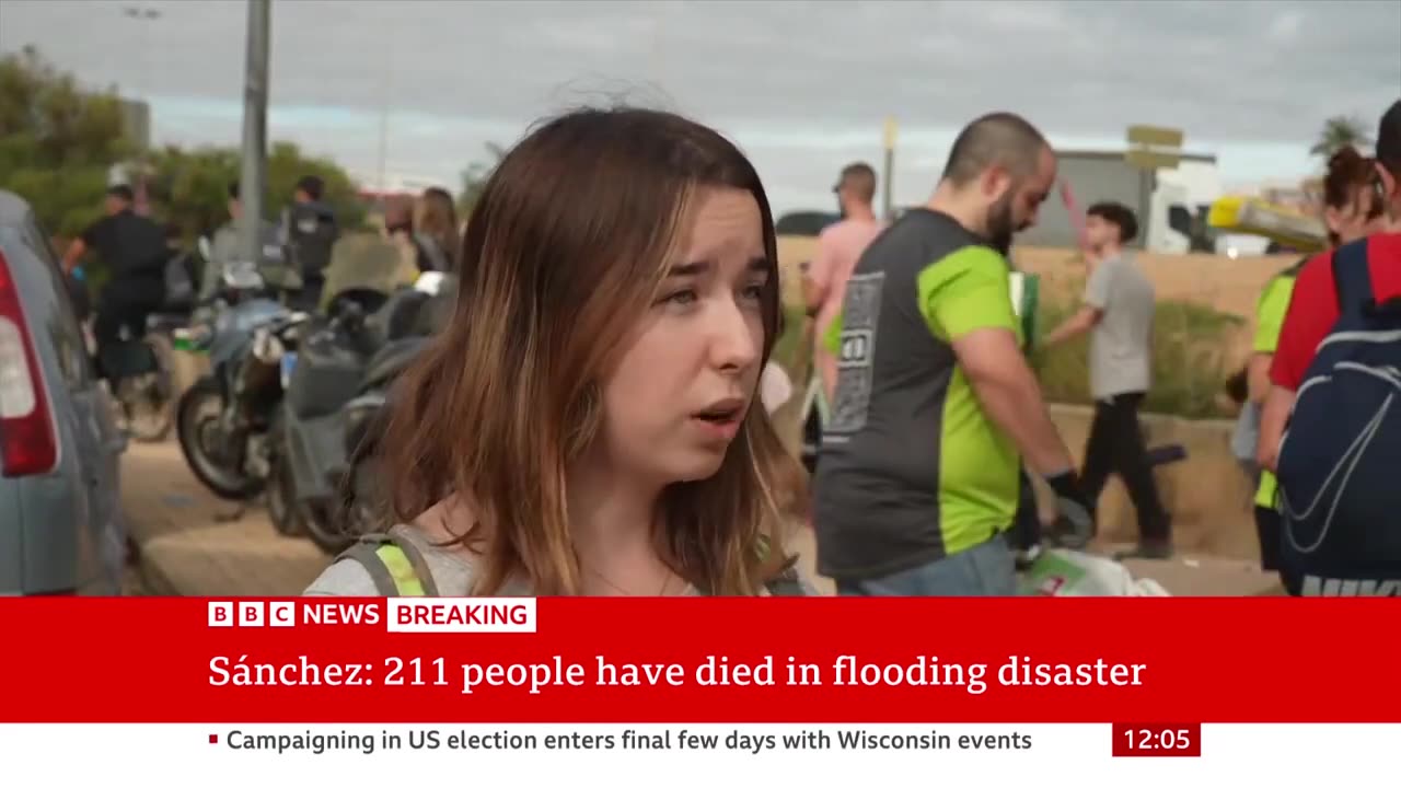 Thousands of volunteers help with clean up in flood-hit Valencia