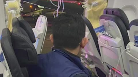 Alaska Airlines plane made an emergency landing video by passenger #Airline #airplanes #emergency