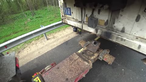 I flew so hard that I even bent the frame! Mounting on wheels in two tow trucks
