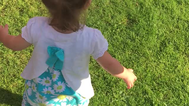 Girl can't stop kissing her pitbull