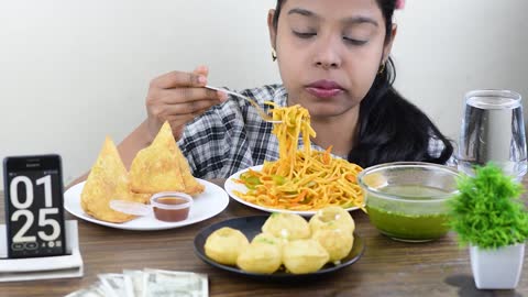 10 MINUTE Samosa Panipuri & Chowmein CHALLENGE 10000 RS CHALLENGE #mukbang #challenge