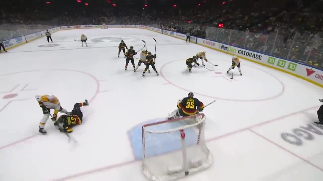 Predators net two in 30 seconds