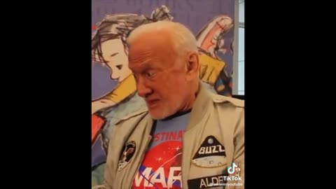 Buzz Aldrin Admits " We Never Went to the Moon"