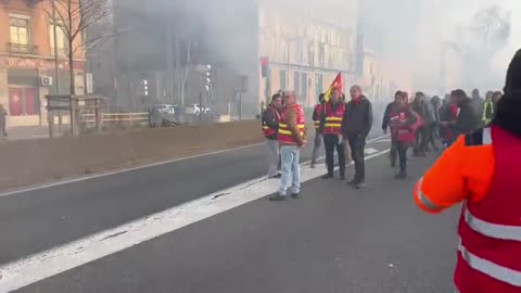 Protesters block highways in Lyon in France