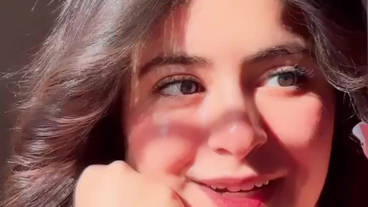 Cute Indian beauty 😍