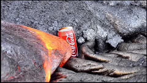 Coke Bottle Gets Covered by“Hottest Lava ”