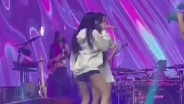 Jenlisa hot stage