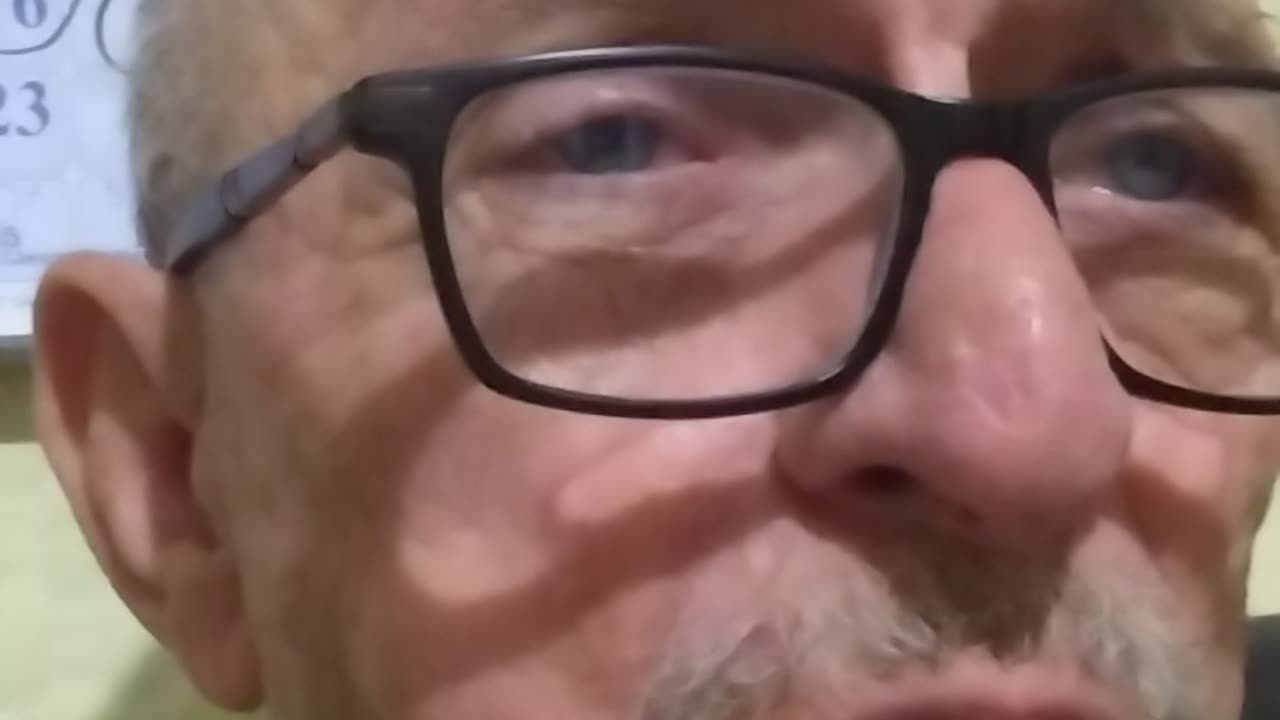 UN AMIGO DA LA VIDA POR SU AMIGO...
