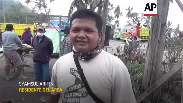 Indonesia Erupción del Semeru sepulta casas, daña un puente