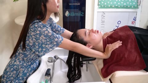 Linn is gentle and feminine and her massage is also very strong, relax at Linn Spa