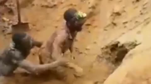 A mine collapses on the workers and they leave unharmed