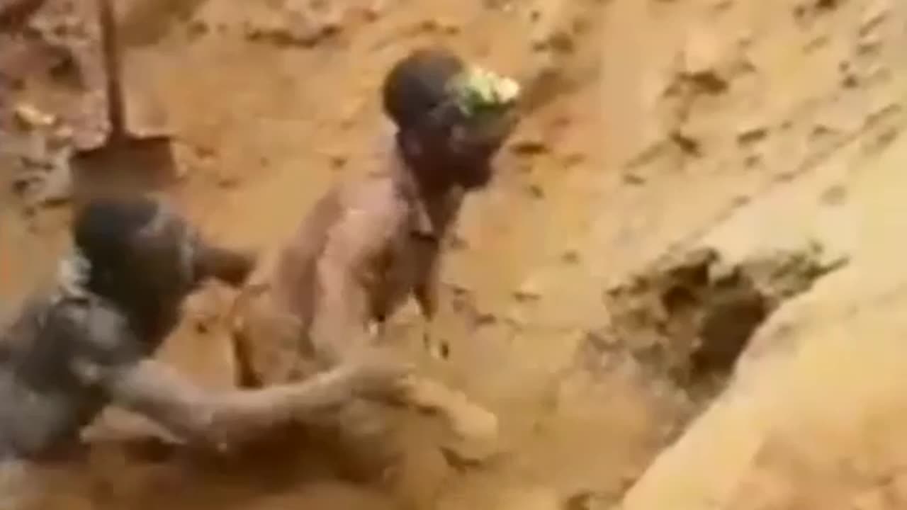 A mine collapses on the workers and they leave unharmed