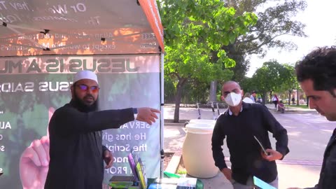 Arab Man Hits Shaykh Uthman with Hard Questions