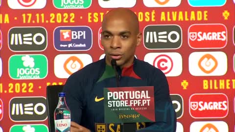 João Mário clears up Ronaldo and Bruno's joke during Portugal meet-up 🤝