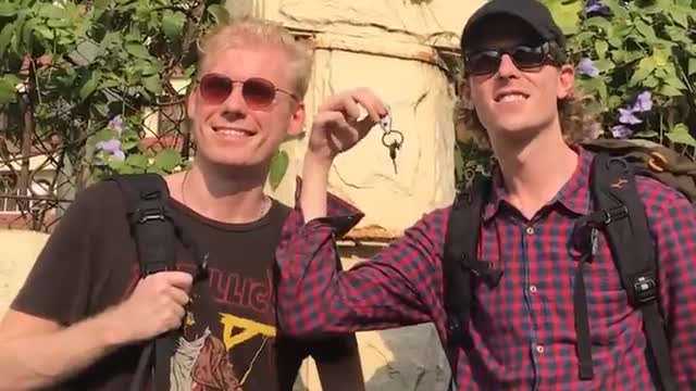 Foreigners VS Autowala | 2 Foreigners In Bollywood