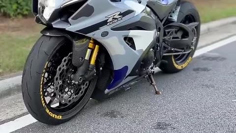 Clean Suzuki GSX-R1000R Titanium Exhaust