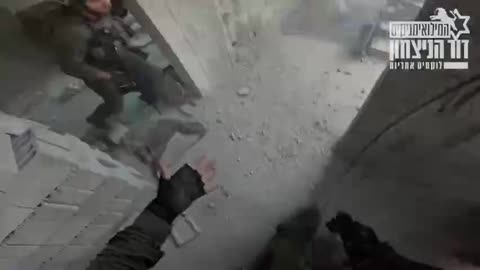 Dramatic Footage of Israeli Combat Engineers Pinned Down on the 2nd Floor of Burning Building