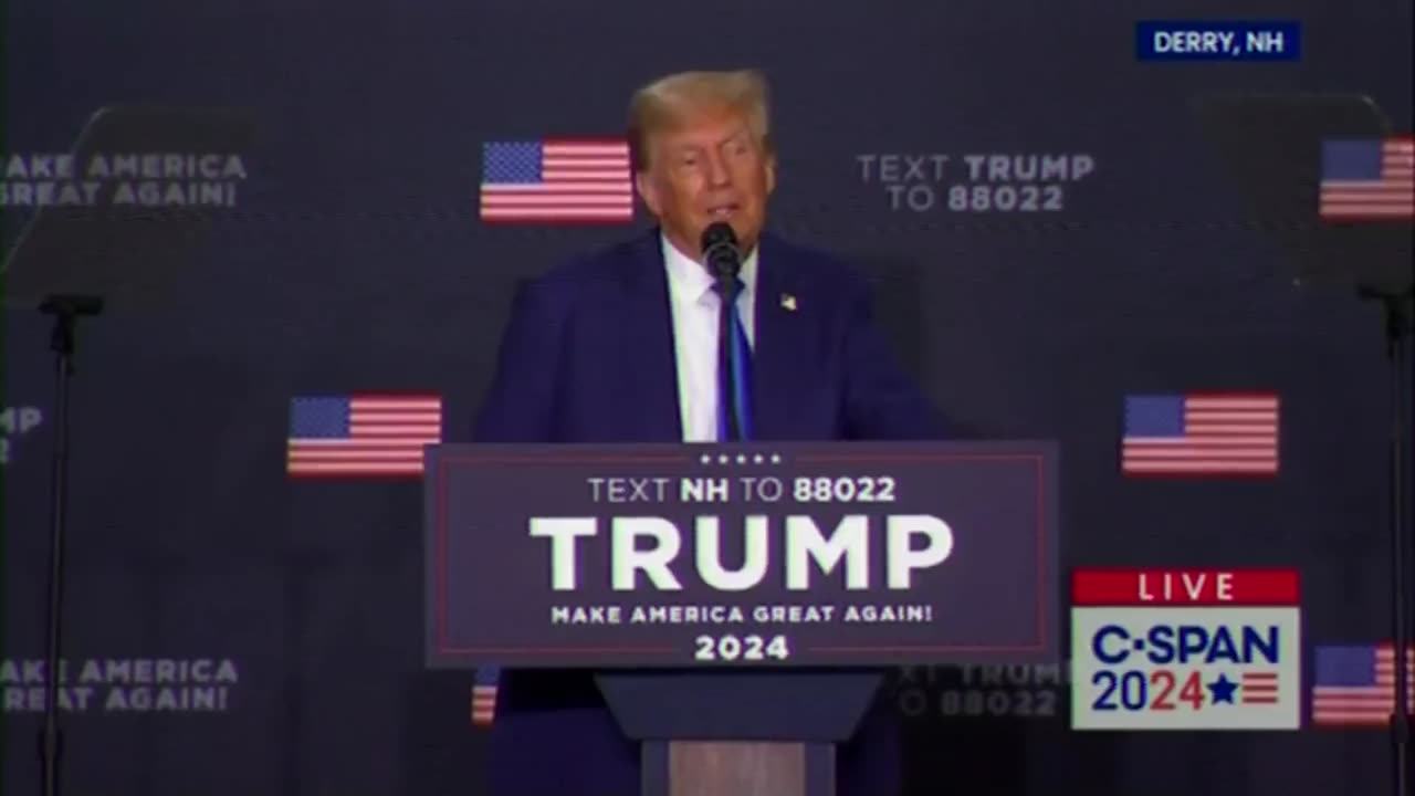 Trump HUMILIATES himself on stage at his OWN rally