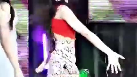 Blackpink Jennie hot dance moments....🥵