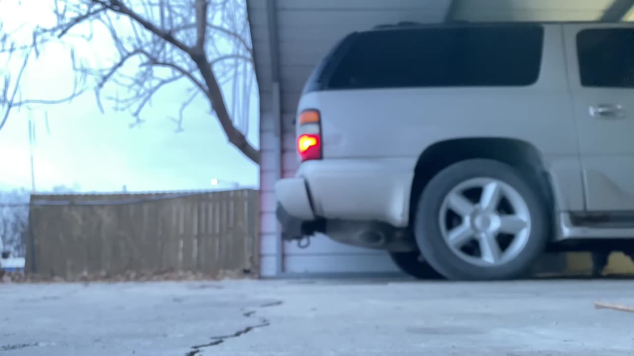 2004 GMC Yukon Exhaust - Straight Pipe