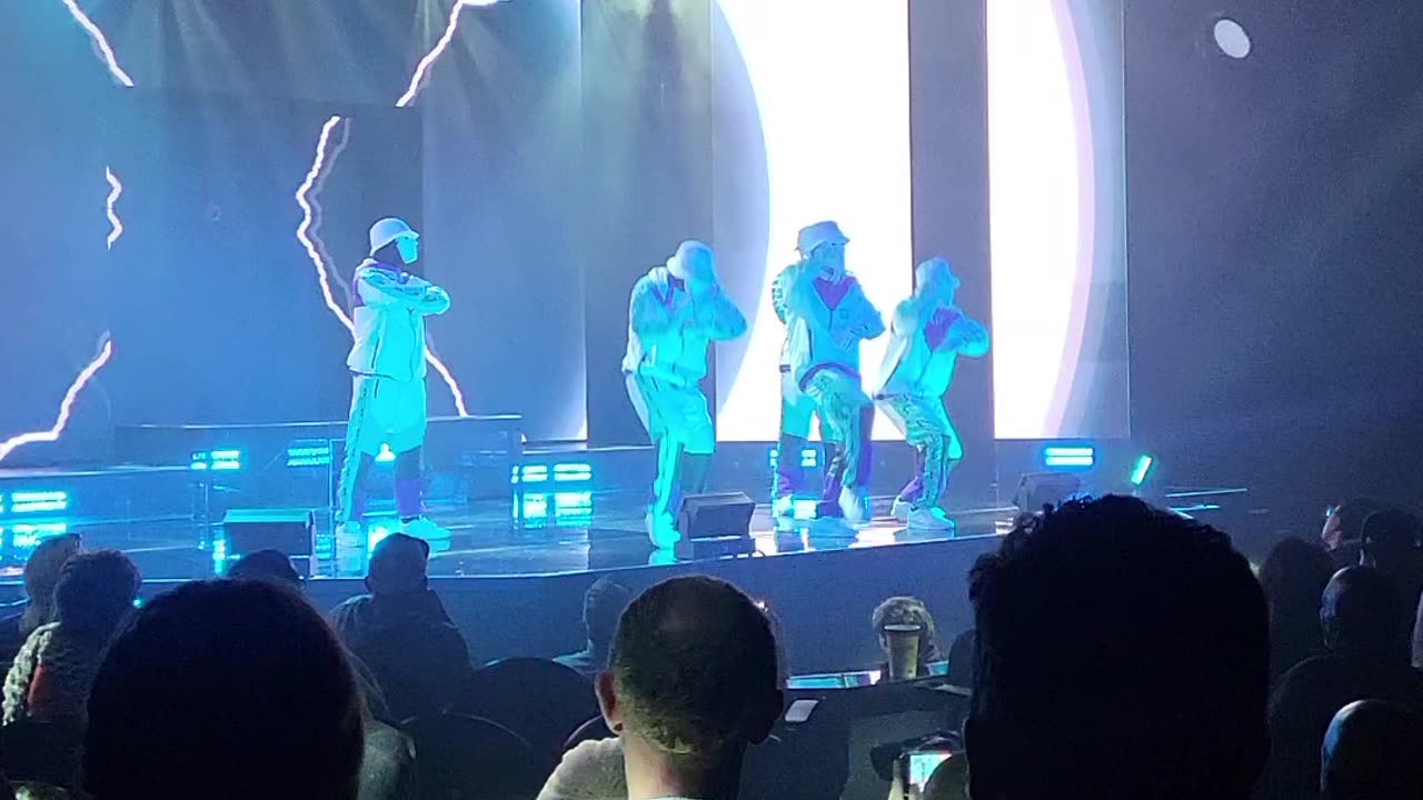Timeless Jabbawockeez show (clip)