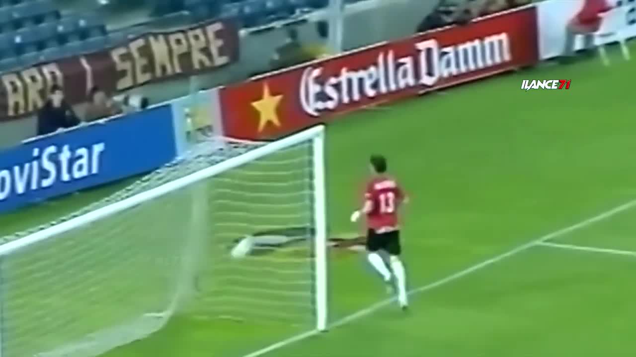 Ronaldinho Skills That SHOCKED The World