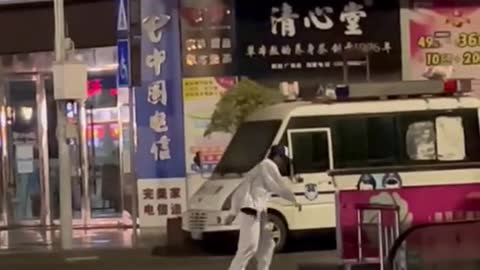 A Zha One Midnight Dance in Nanning Street 🕺🏻