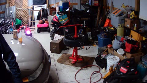 Car tire change with Harbor Freight tire changer