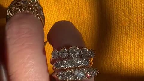 Buy Antique Rings This Christmas to Add to Your Jewellery Box!