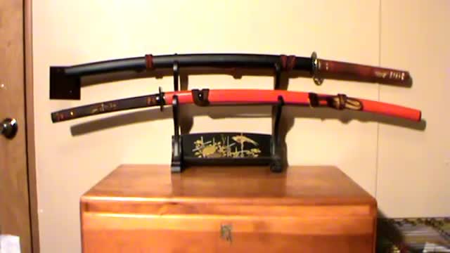 How to properly display display Japanese swords