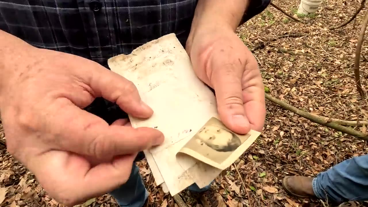 188 Year Old Plantation House Ruins, Creepy Old Barn, and Plantation Cemetery Found! Stallings Place