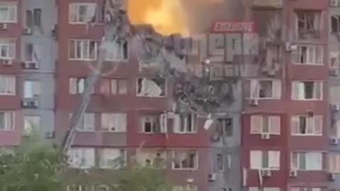 In Dnipro, a part of a house damaged after a missile strike collapsed - local pubs