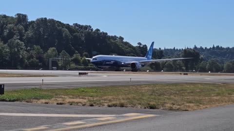 Boeing 777X Blasting Out